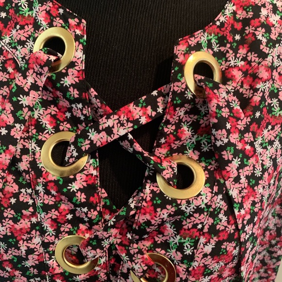 Michael Kors Sleeveless Top - Picture 2 of 3